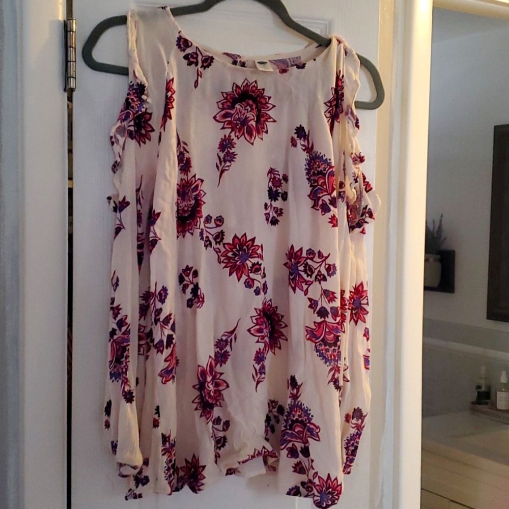 Cold shoulder womens long sleeved shirt